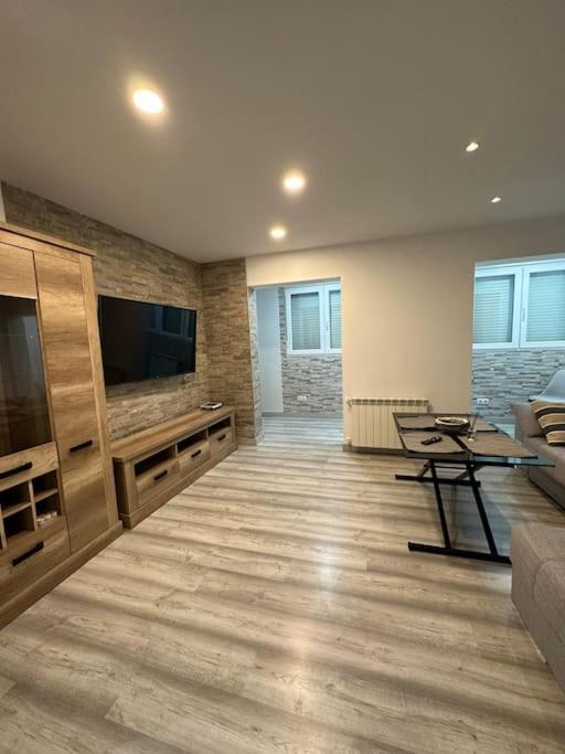 Cozy 1-Bedroom Apartment Madrid Exteriér fotografie