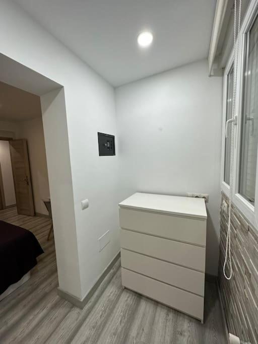 Cozy 1-Bedroom Apartment Madrid Exteriér fotografie